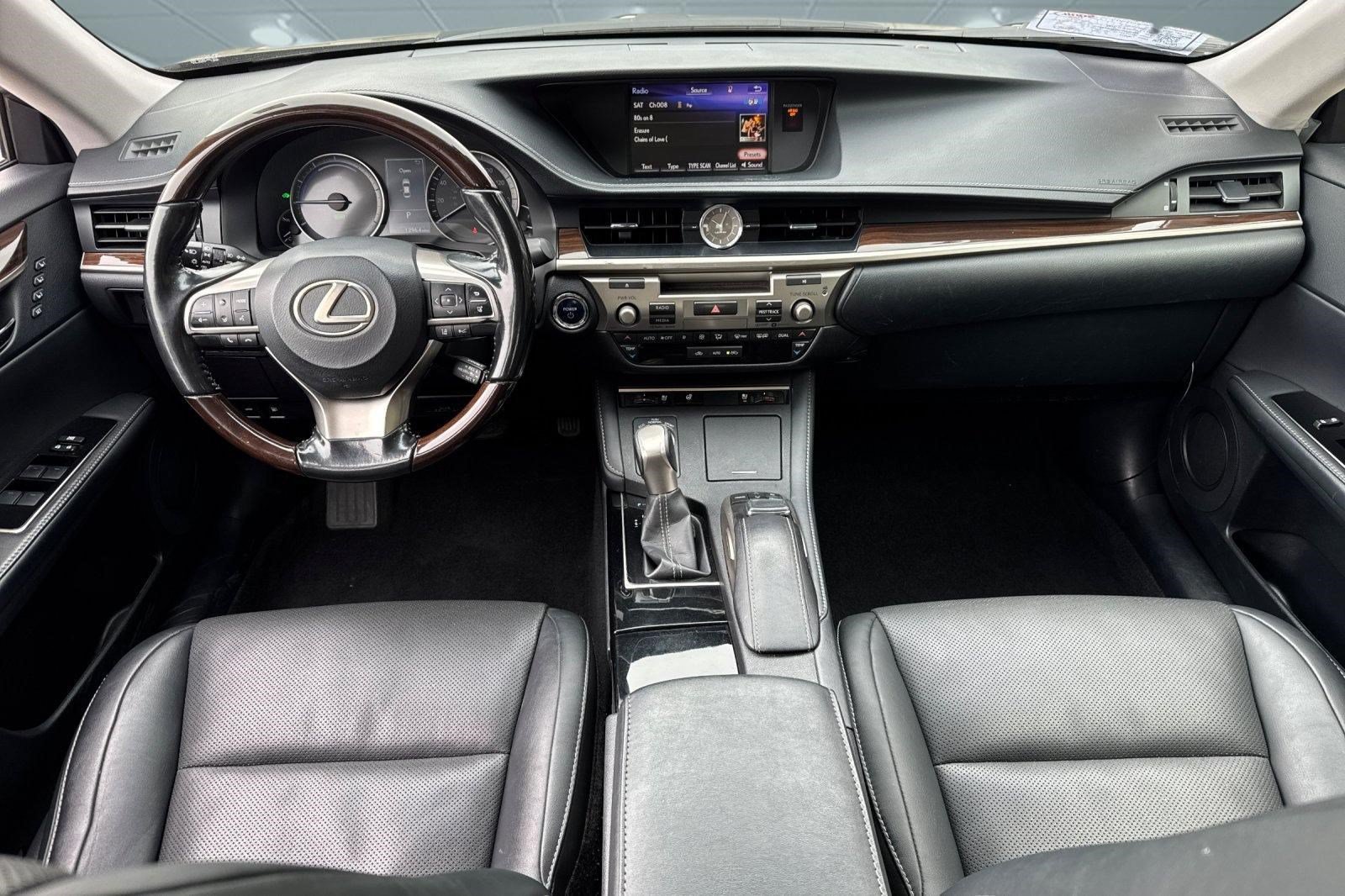 Used 2017 Lexus ES 300h w/ Navigation System Package FWD image 15