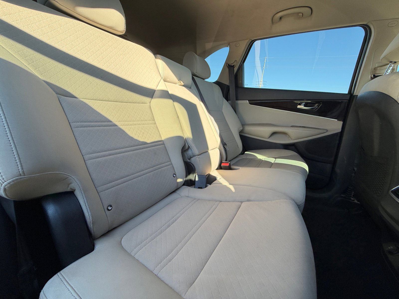 Used 2020 Kia Sorento LX image 18