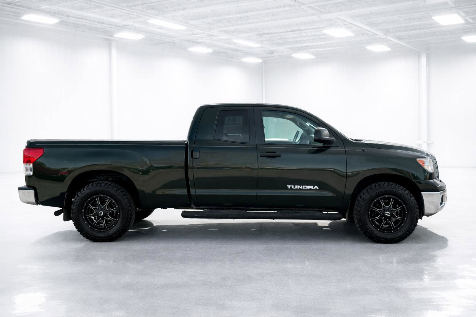 Used 2012 Toyota Tundra 4x4 Double Cab w/ Tow Pkg image 4