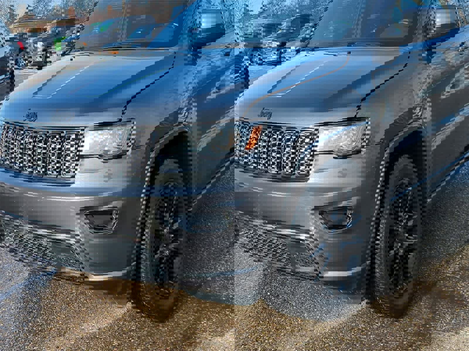 Used 2019 Jeep Grand Cherokee Altitude image 11