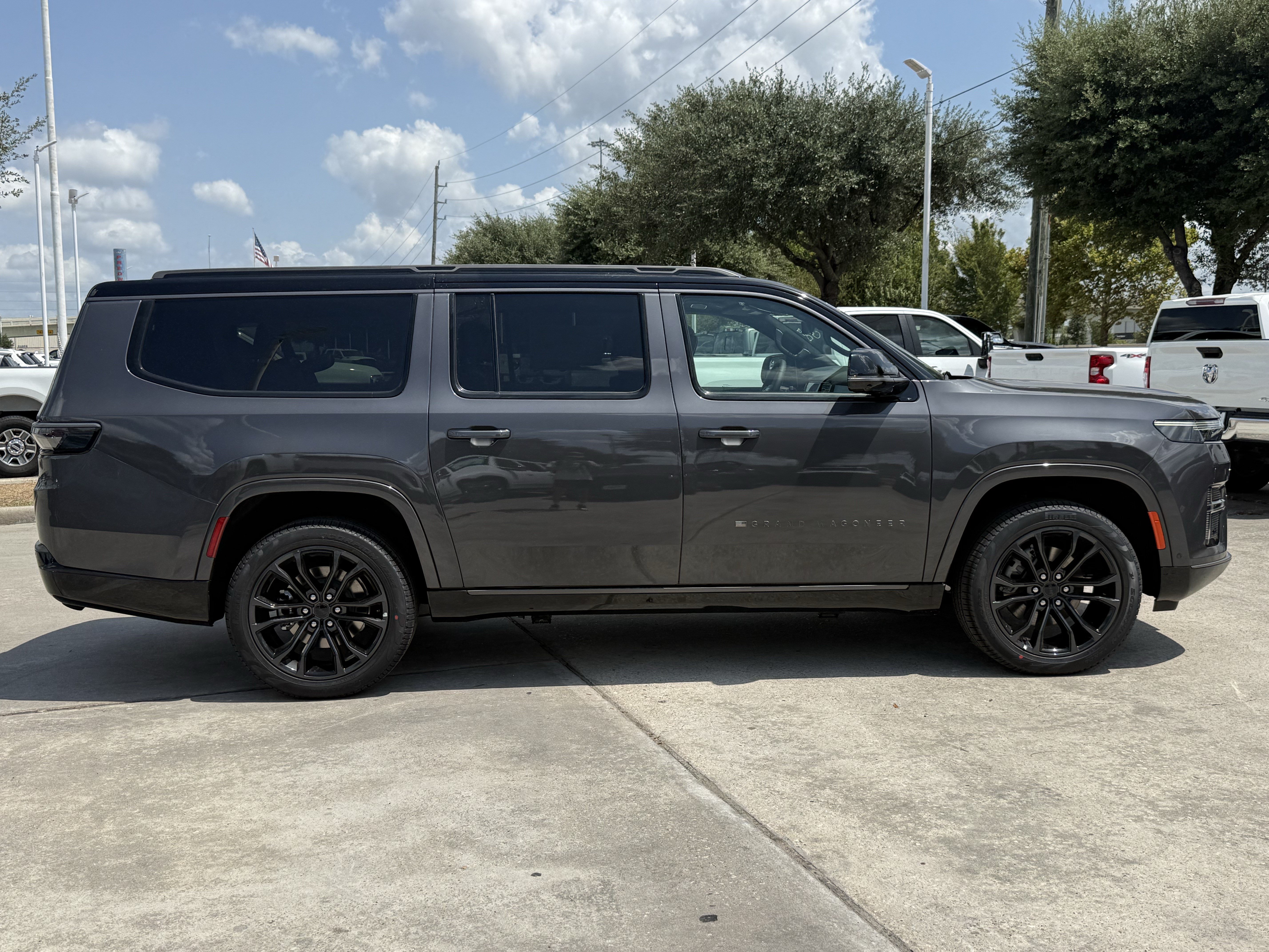 New 2026 Jeep Grand Wagoneer L Summit AWD/4WD image 3