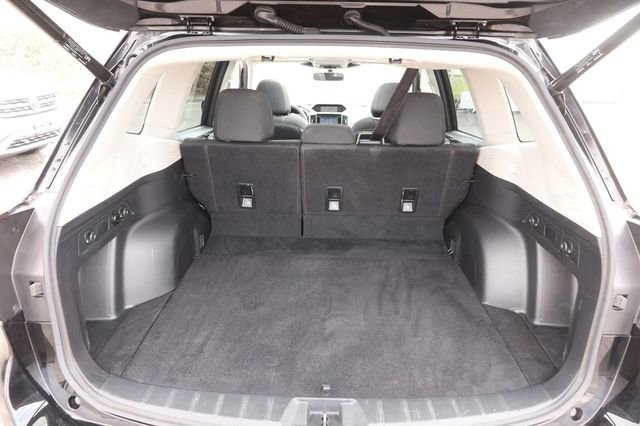 Used 2022 Subaru Forester Premium image 7