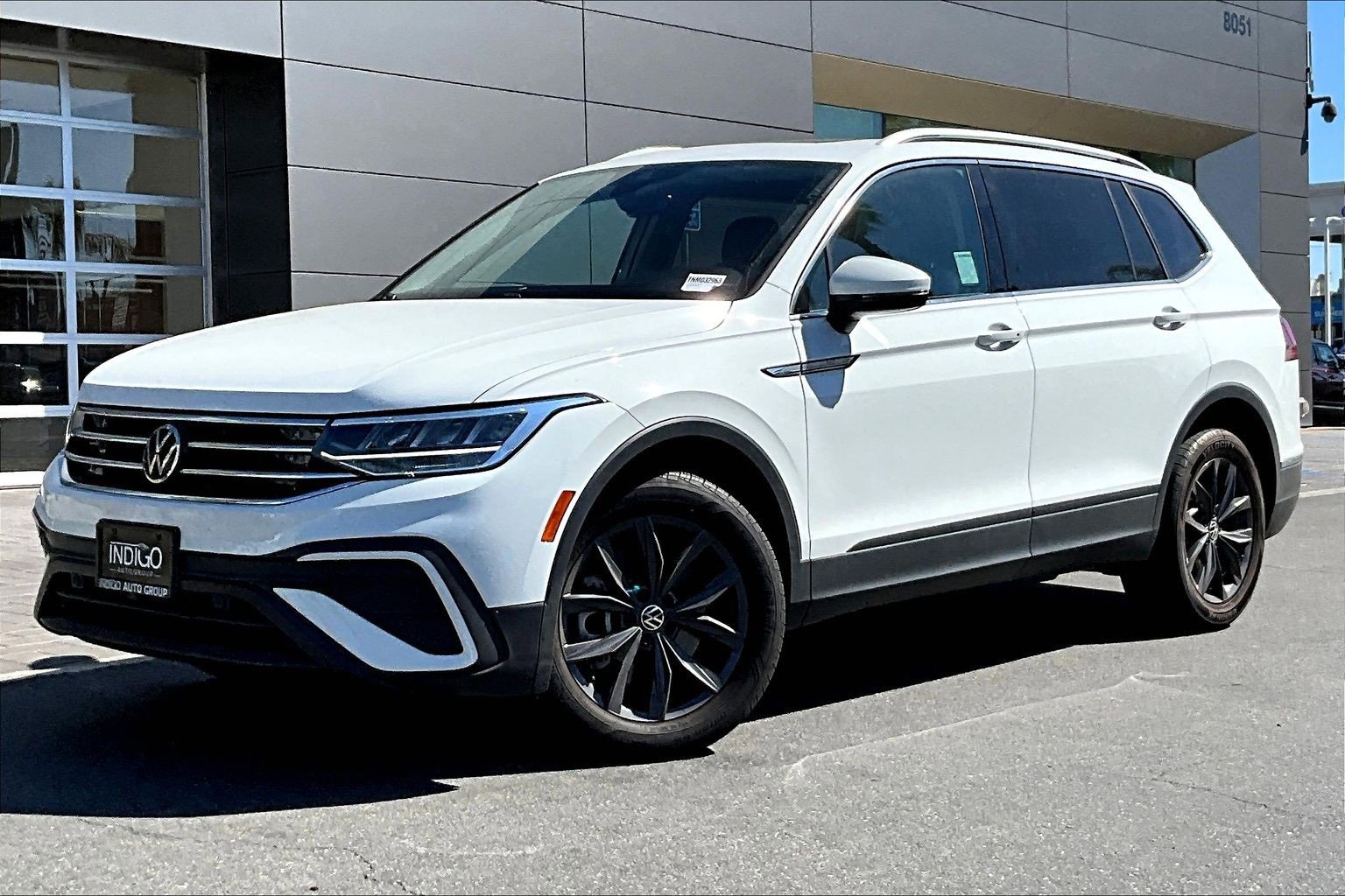 Used 2022 Volkswagen Tiguan SE w/ Panoramic Sunroof Package