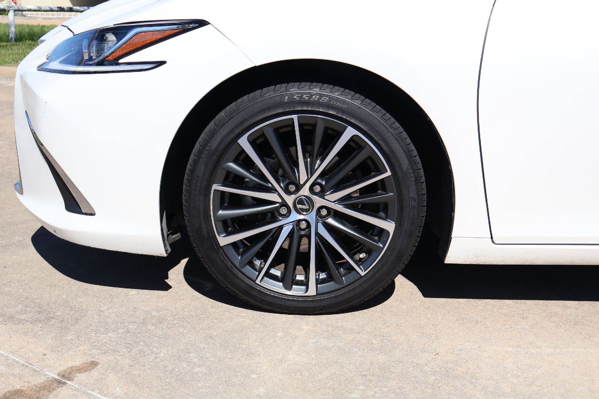 Used 2023 Lexus ES 350 w/ Premium Package image 8