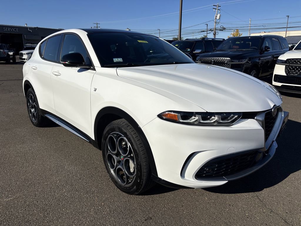 Used 2024 Alfa Romeo Tonale Ti image 7