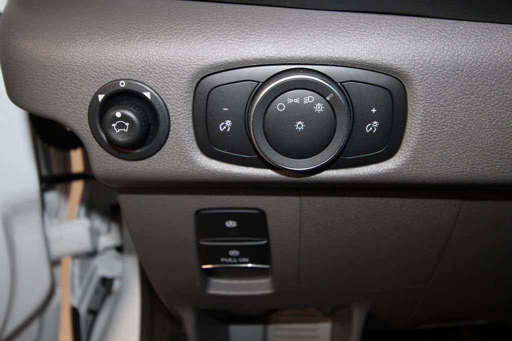 Used 2024 Ford Transit 150 Low Roof RWD image 9