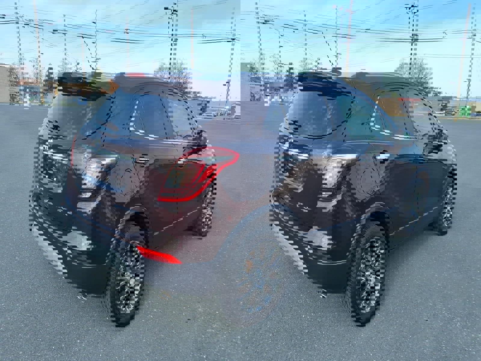 Used 2018 Buick Encore Sport Touring image 3