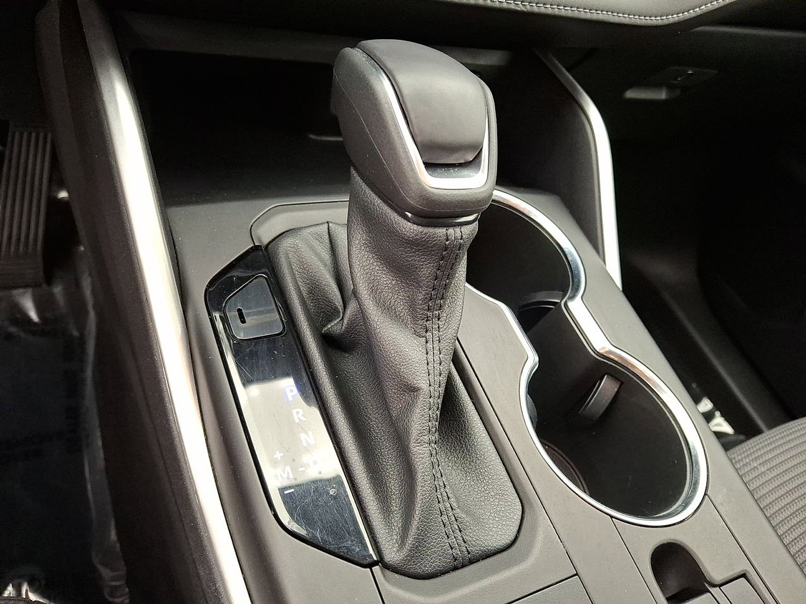 Used 2022 Toyota Highlander LE AWD/4WD image 12