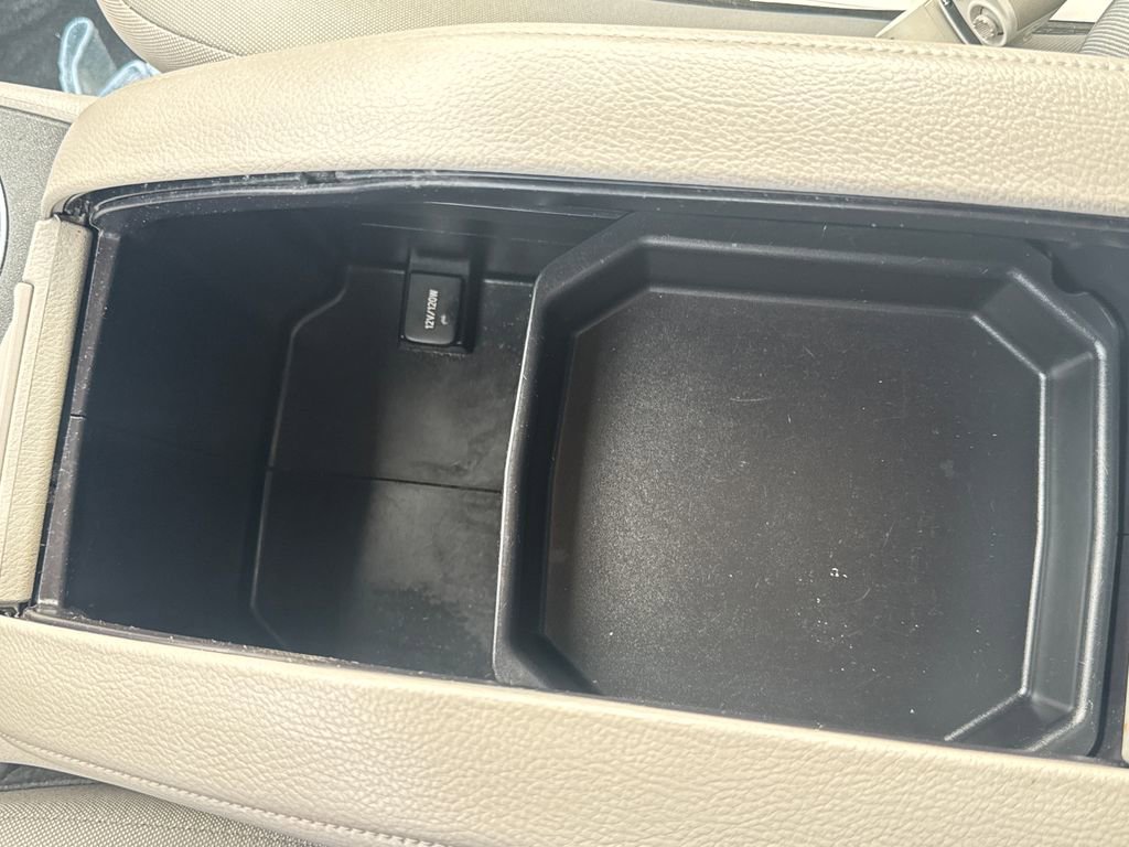 Used 2019 Toyota Highlander LE AWD/4WD image 27