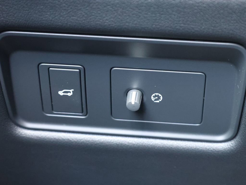 Used 2021 Land Rover Range Rover P525 Westminster Edition image 38