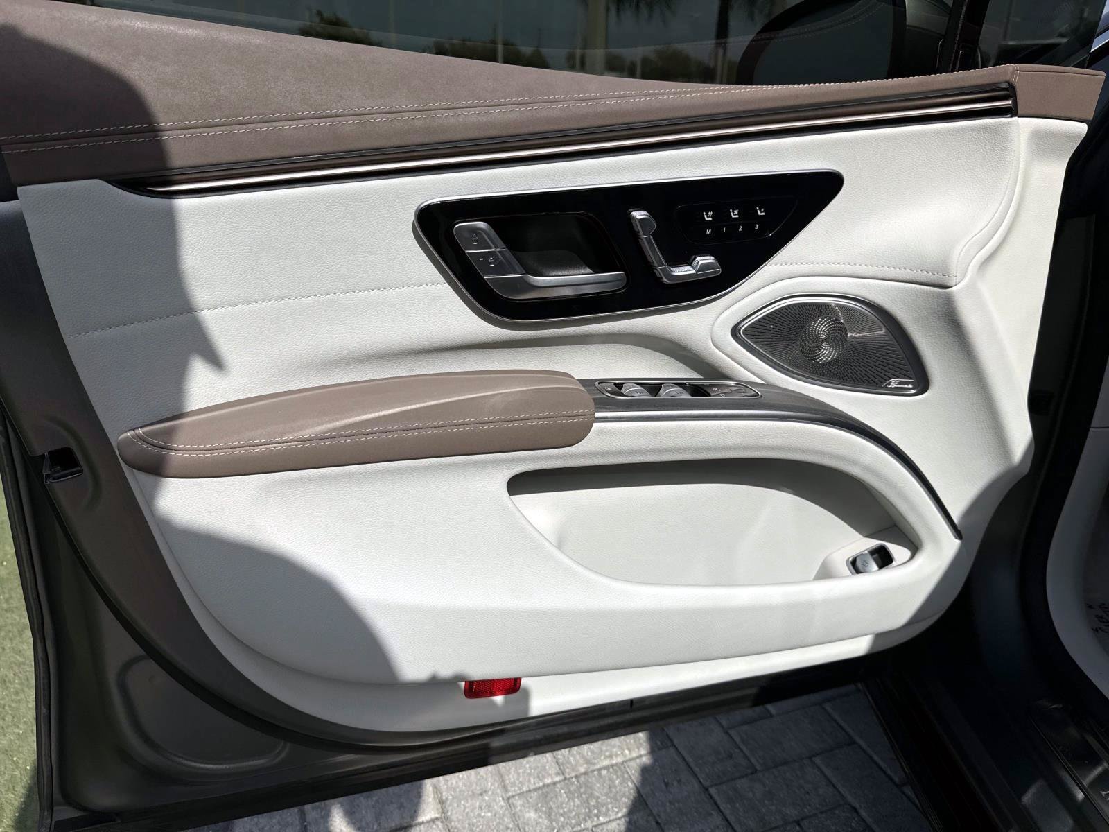 Used 2022 Mercedes-Benz EQS 580 4MATIC Sedan image 16