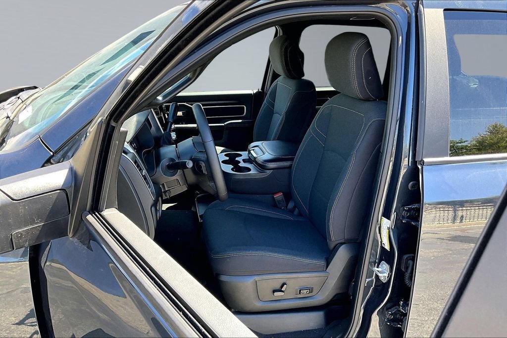 Certified 2025 RAM 2500 Big Horn AWD/4WD image 3