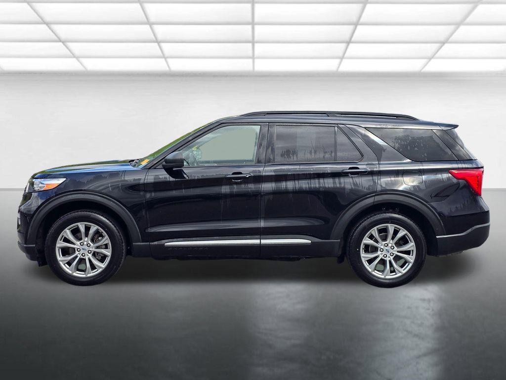 Used 2021 Ford Explorer XLT w/ Equipment Group 202A AWD/4WD image 15