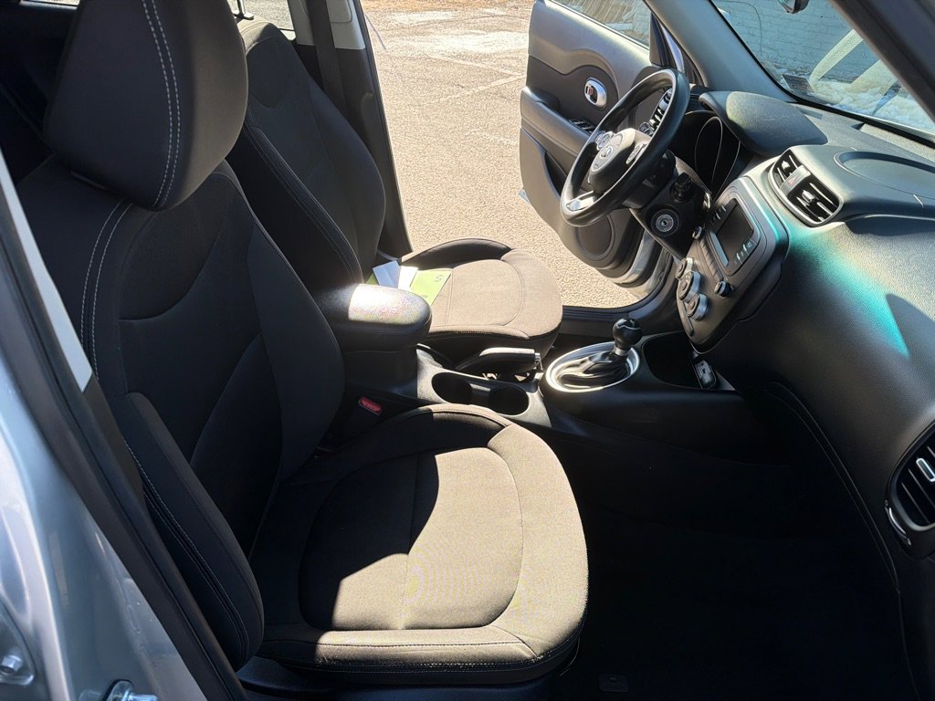 Used 2017 Kia Soul FWD image 29