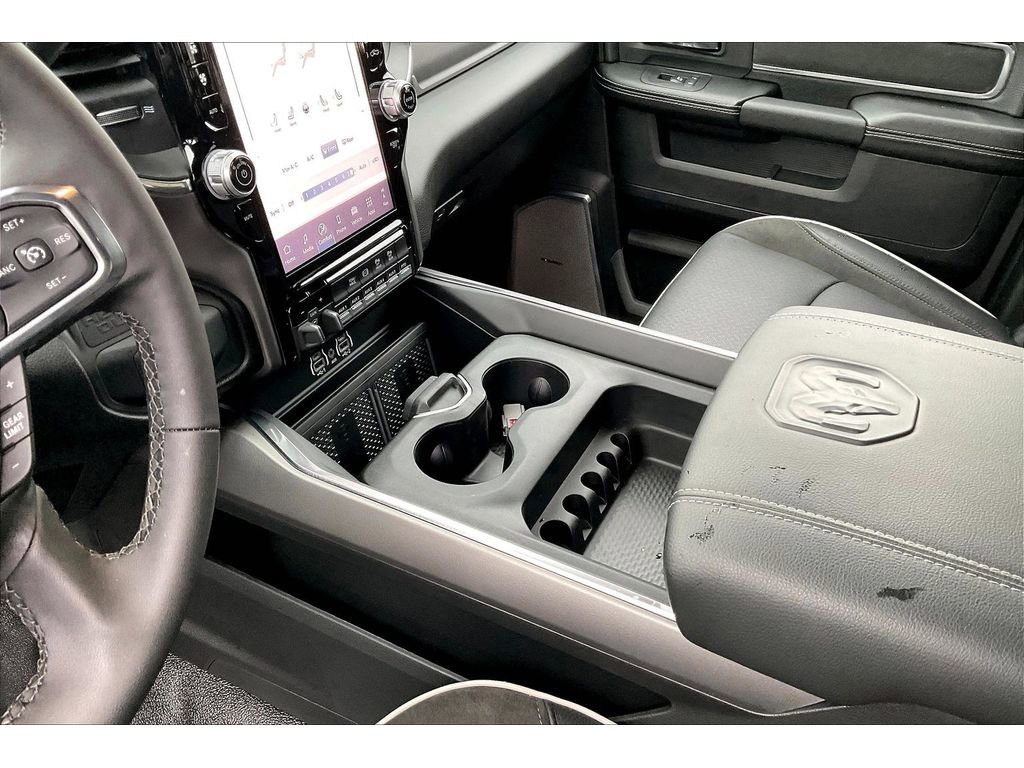 Used 2026 RAM 5500 4x4 Crew Cab w/ Laramie Trim Package image 16