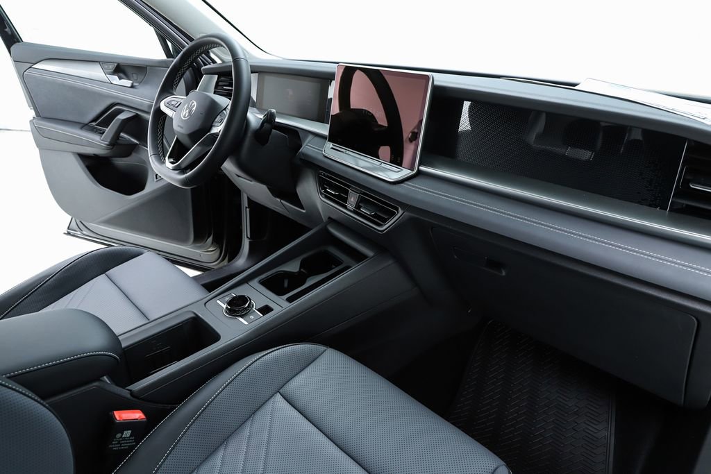 New 2026 Volkswagen Tiguan SE image 32