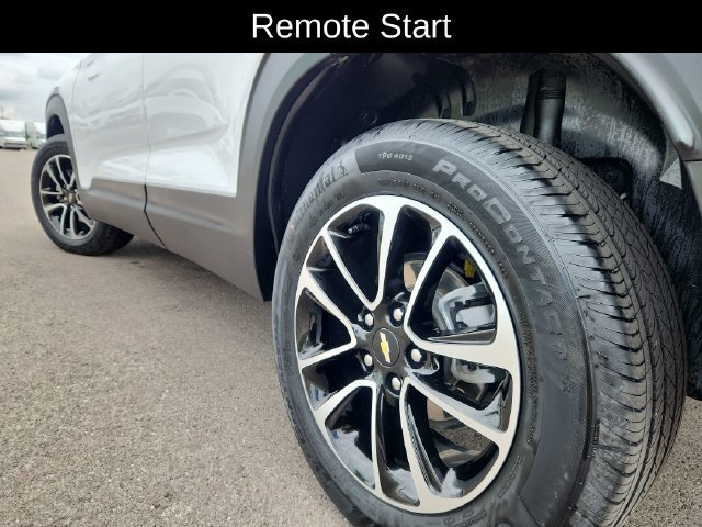 Used 2025 Chevrolet TrailBlazer LT AWD/4WD image 17