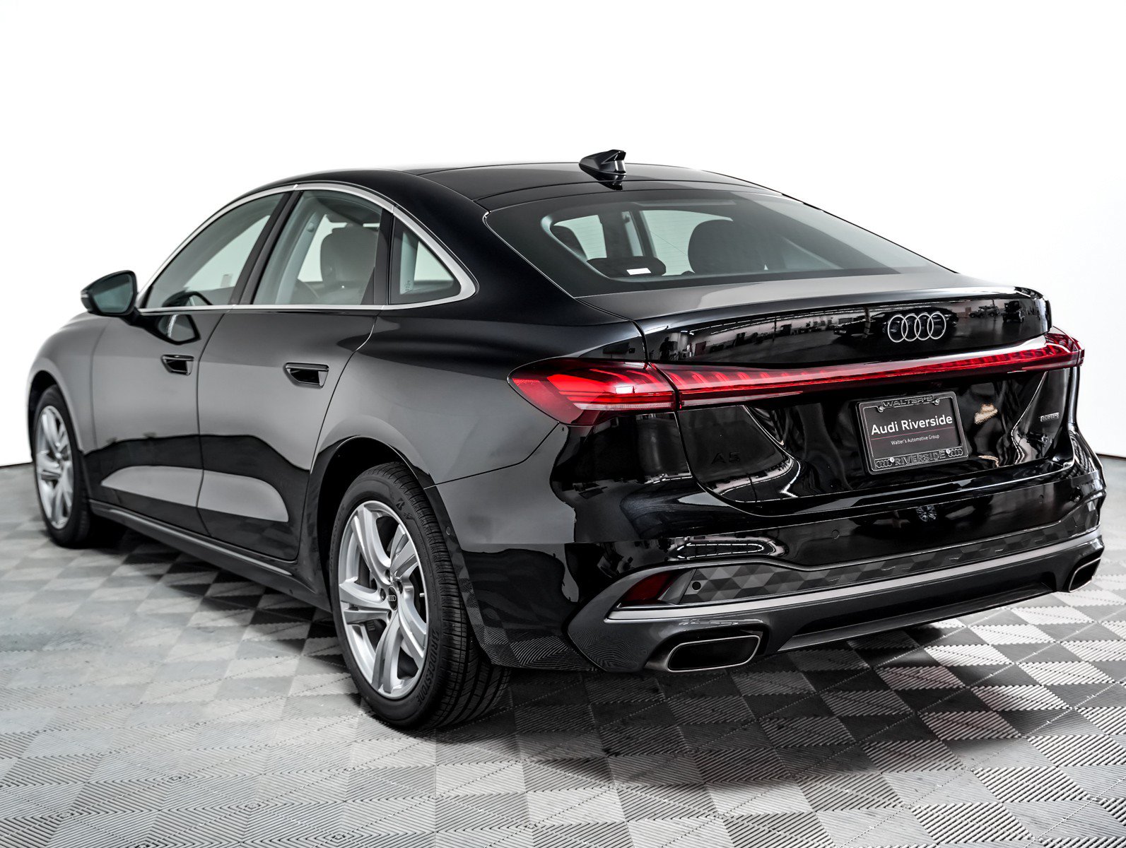 Used 2025 Audi A5 2.0T Premium w/ Convenience Package AWD/4WD image 2