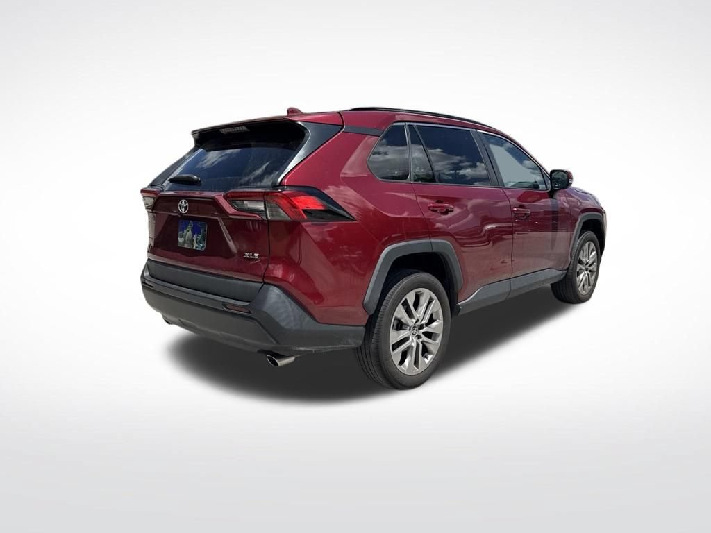 Used 2023 Toyota RAV4 XLE Premium FWD image 5