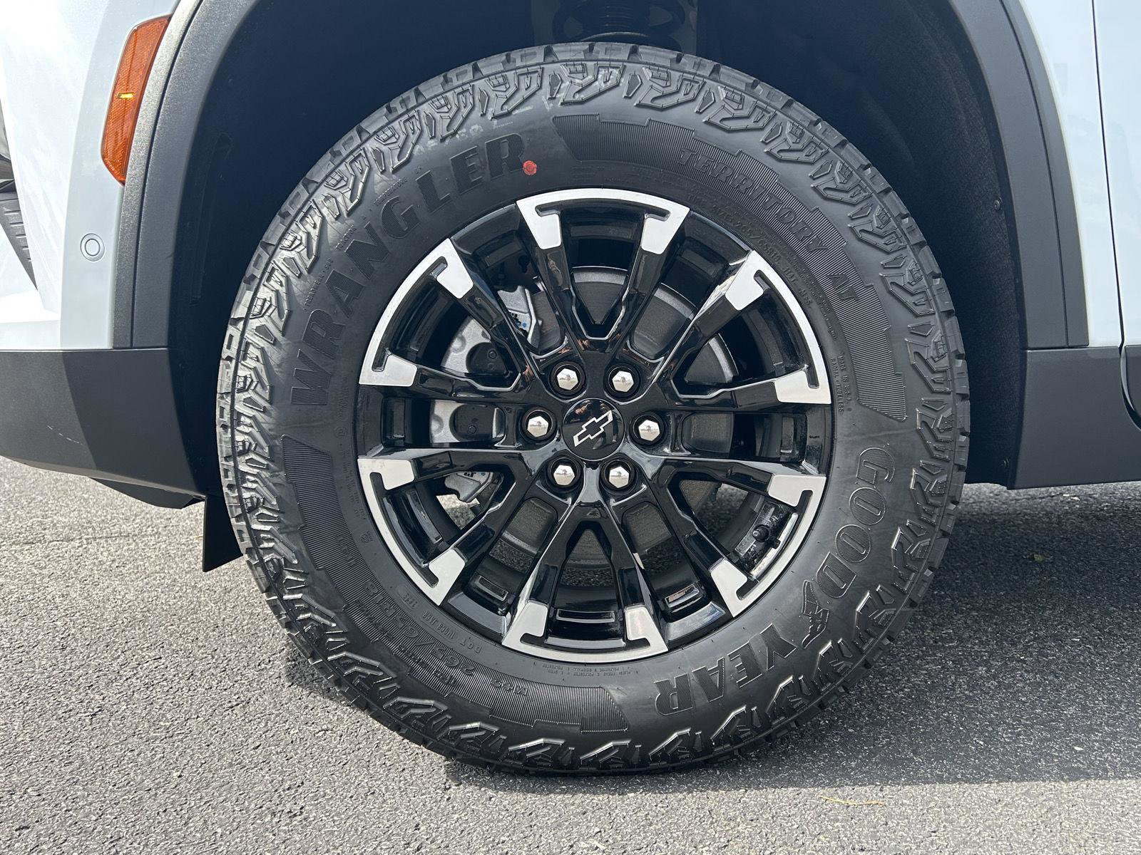 New 2026 Chevrolet Traverse Z71 w/ Enhanced Driving Package image 8