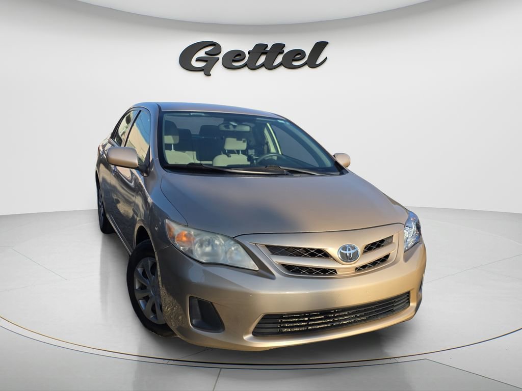Used 2011 Toyota Corolla LE image 2