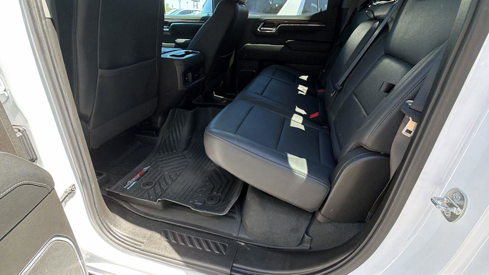 Used 2024 Chevrolet Silverado 1500 LT Trail Boss w/ LT Trail Boss Premium Package AWD/4WD image 20