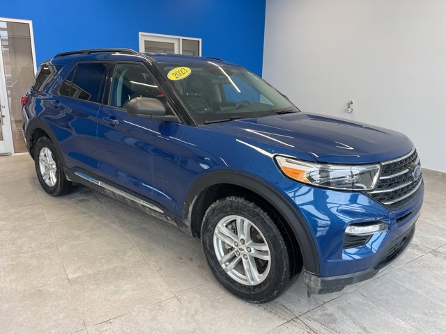 Used 2023 Ford Explorer XLT w/ Equipment Group 202A image 3