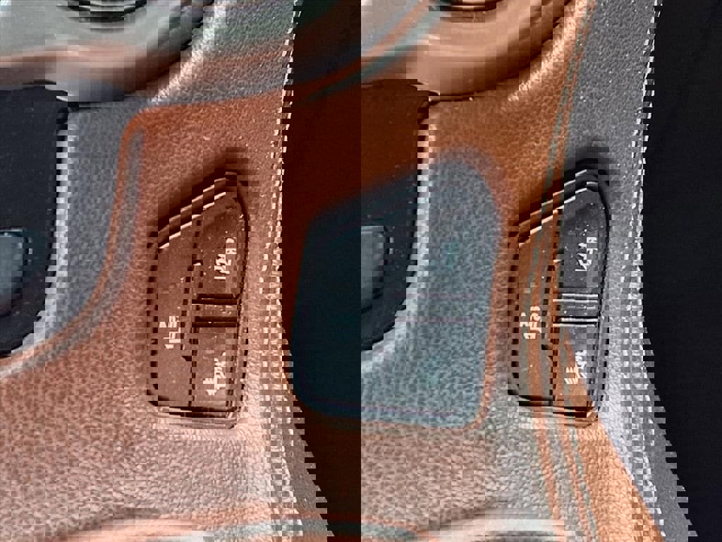 Used 2016 Chevrolet Suburban LTZ AWD/4WD image 18