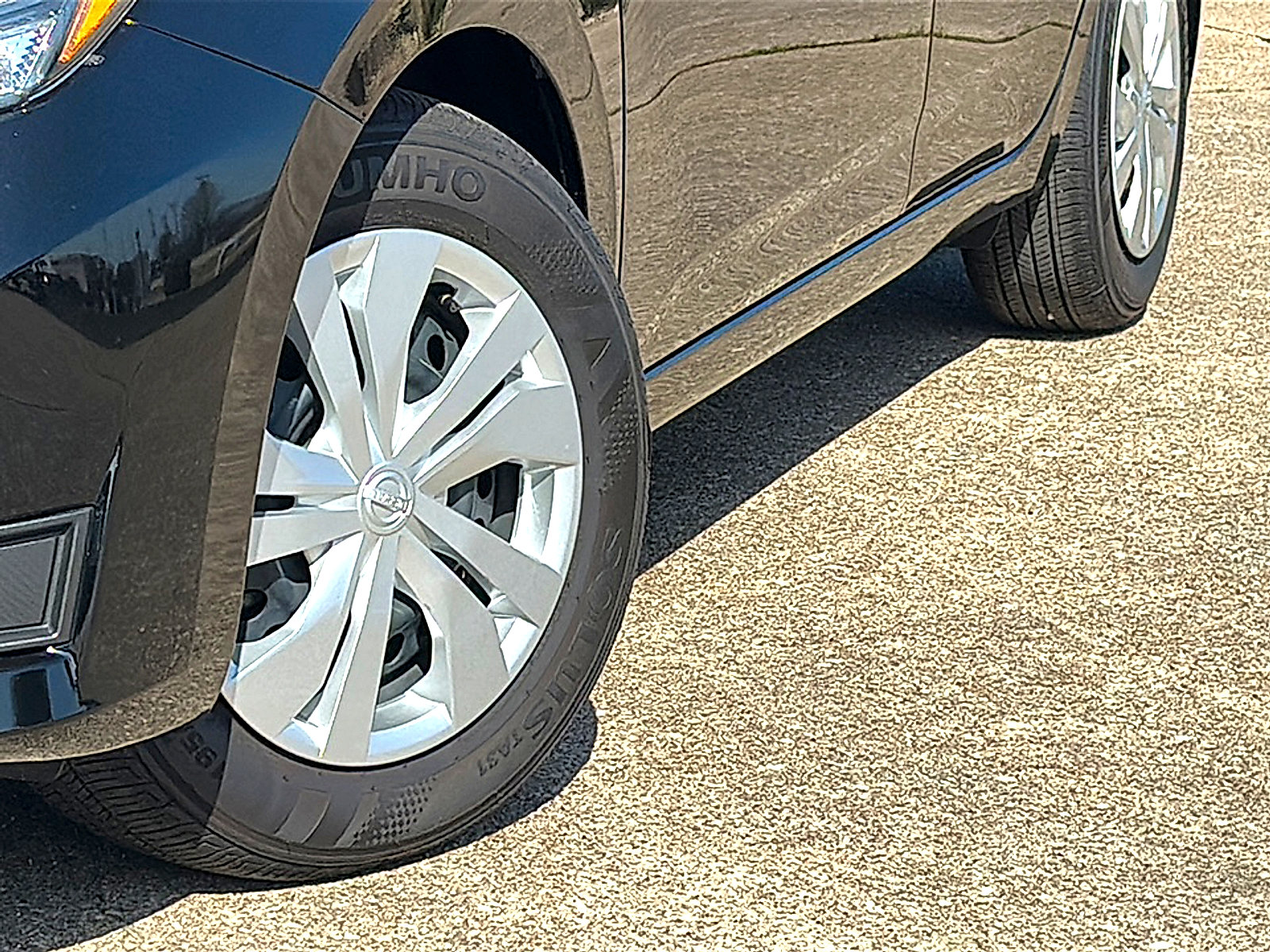 Certified 2025 Nissan Versa S w/ Trunk Package image 3