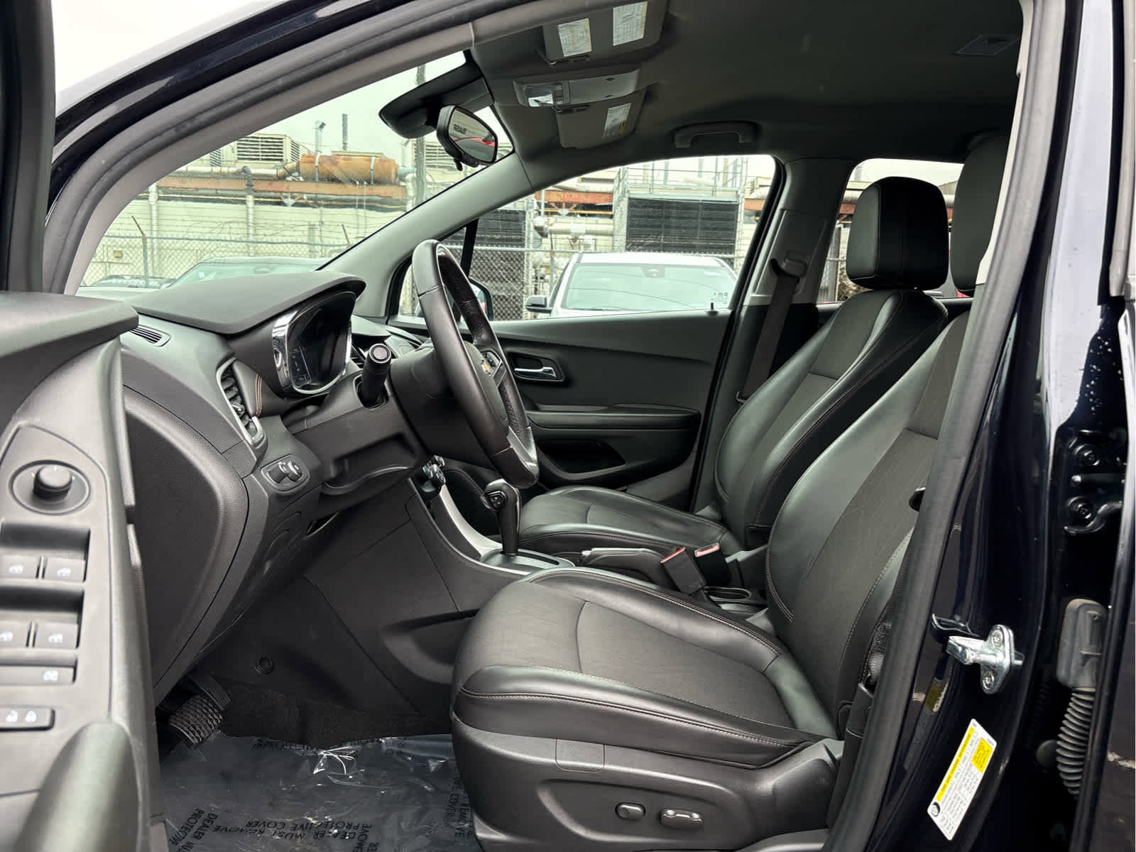 Used 2022 Chevrolet Trax LT w/ Driver Confidence Package image 15