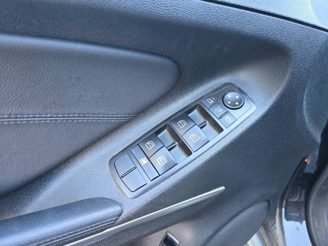 Used 2011 Mercedes-Benz ML 350 2WD image 24