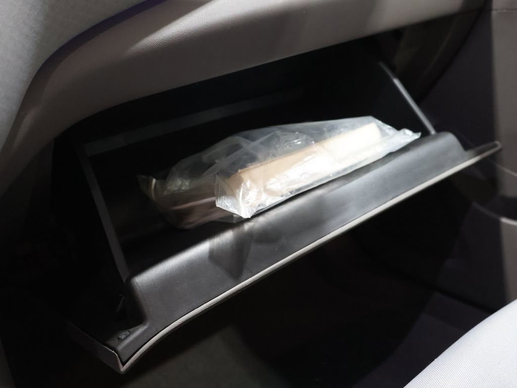 Used 2017 Chevrolet Malibu LT image 30