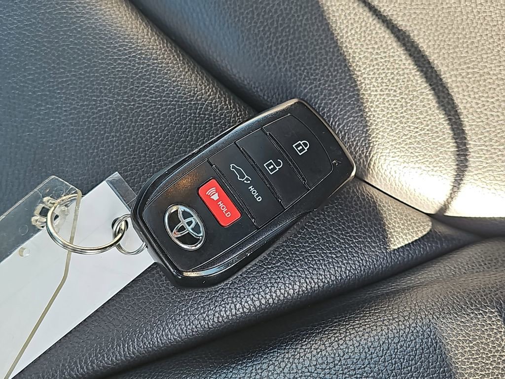 Used 2024 Toyota Highlander Limited AWD/4WD image 41