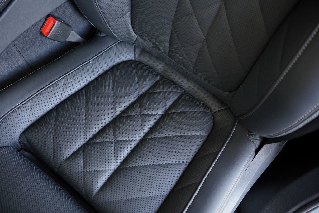 New 2026 BMW X6 xDrive40i w/ Premium Package image 11