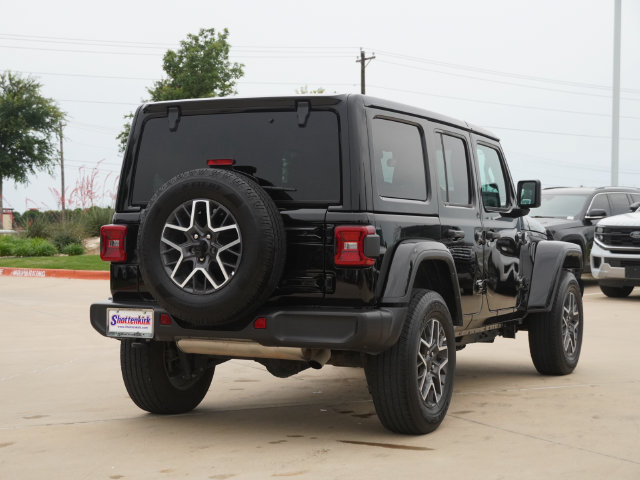 Used 2025 Jeep Wrangler Unlimited Sahara AWD/4WD image 9