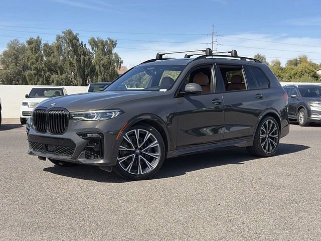 Used 2022 BMW X7 M50i image 2