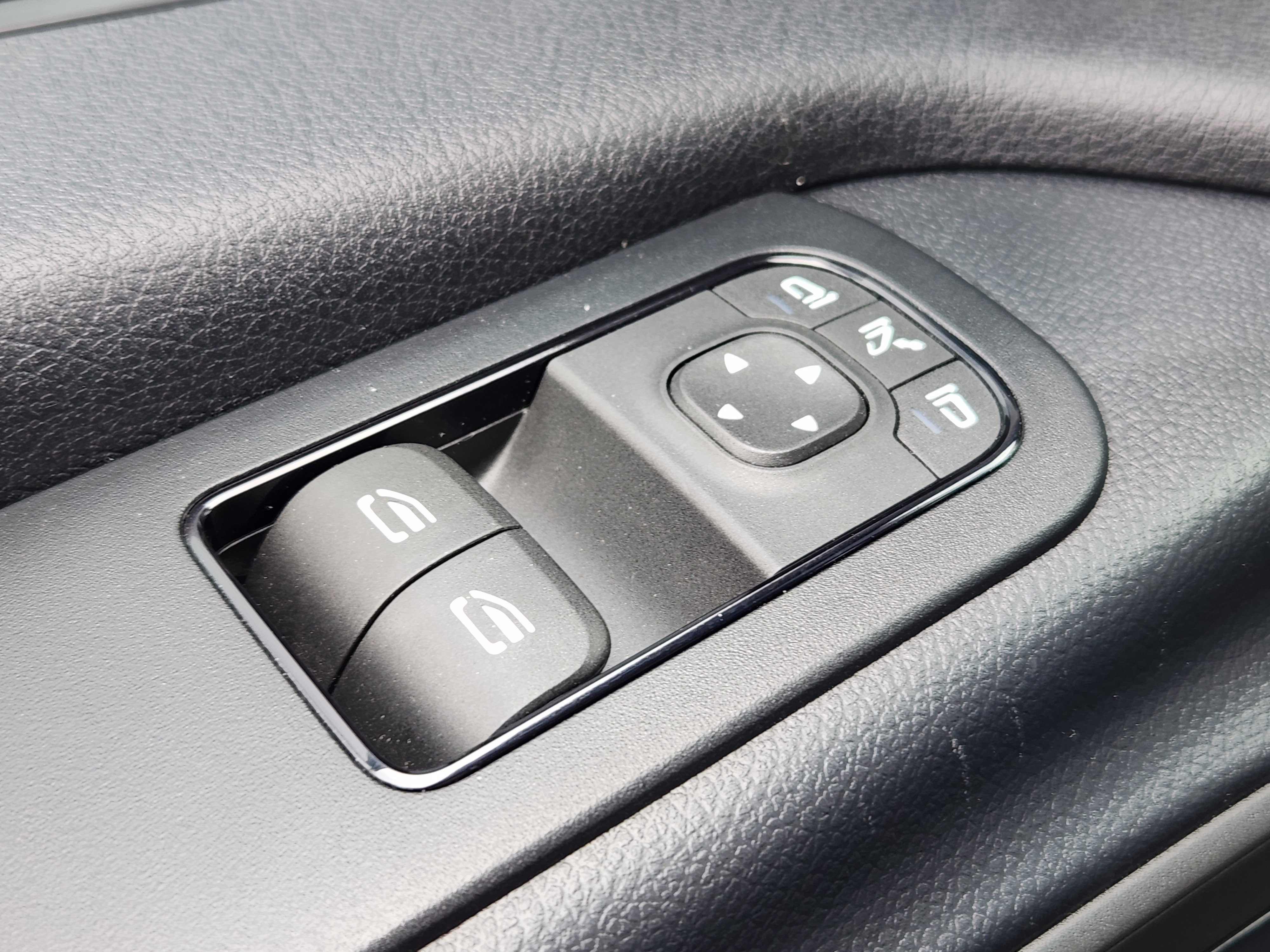 Used 2024 Mercedes-Benz Sprinter 2500 image 17