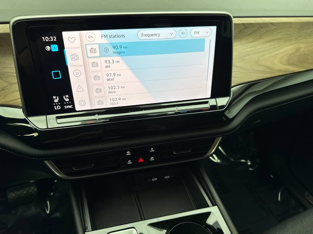 Used 2024 Volkswagen Atlas SE w/ Panoramic Sunroof Package FWD image 64
