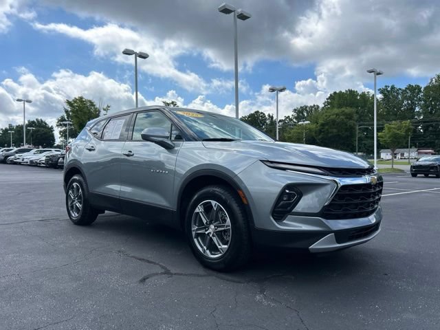 Used 2025 Chevrolet Blazer LT AWD/4WD image 4