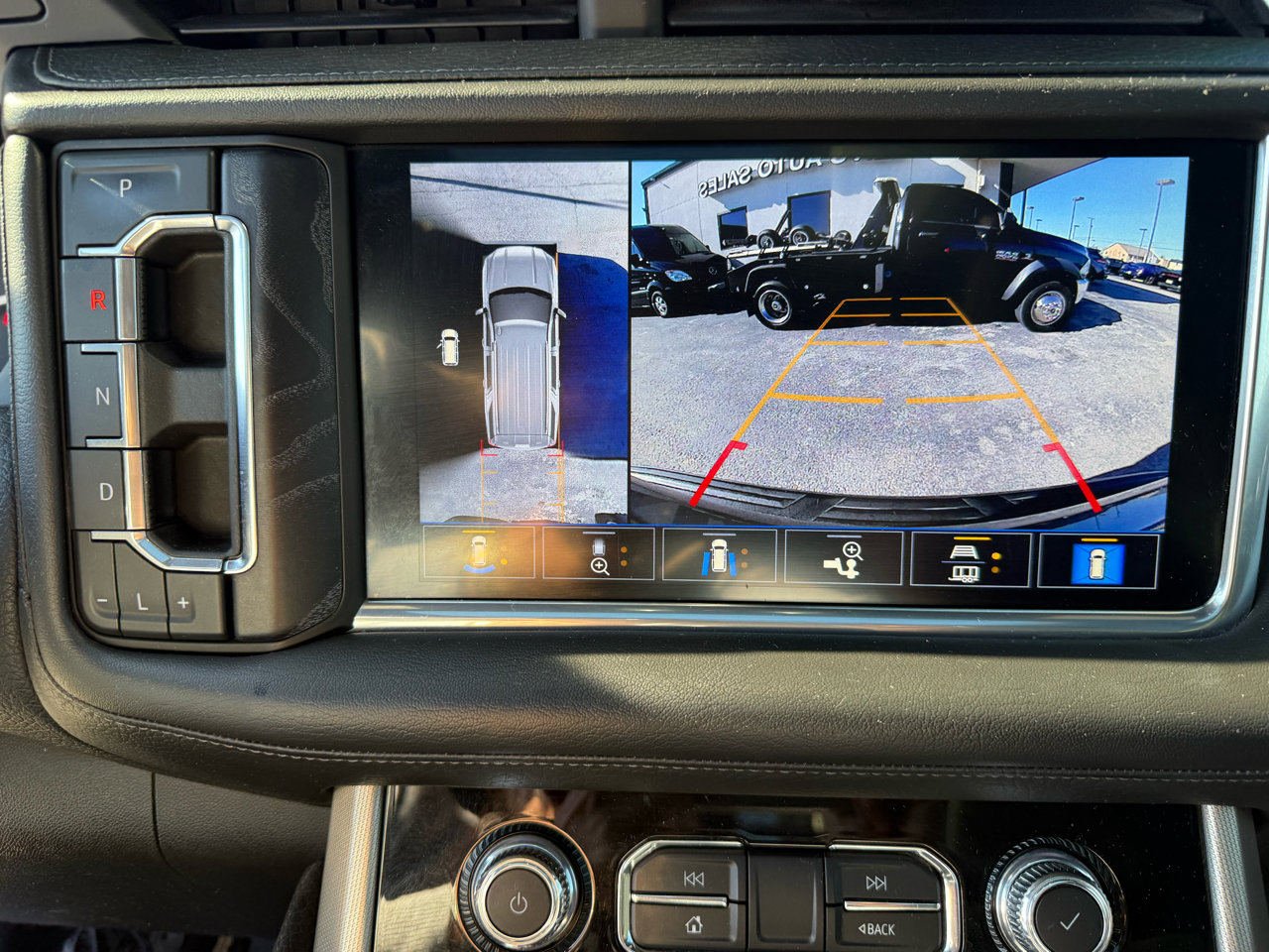 Used 2021 GMC Yukon XL Denali w/ Advanced Technology Package image 28