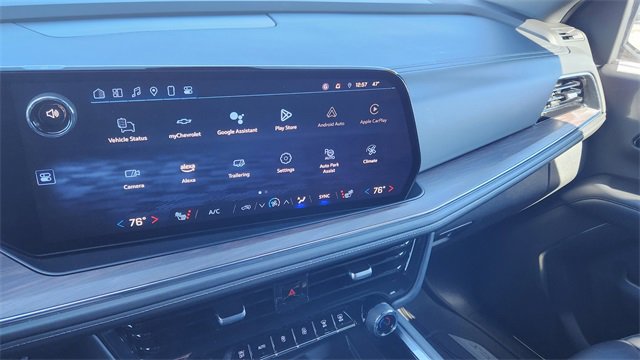 Used 2025 Chevrolet Suburban LT image 32