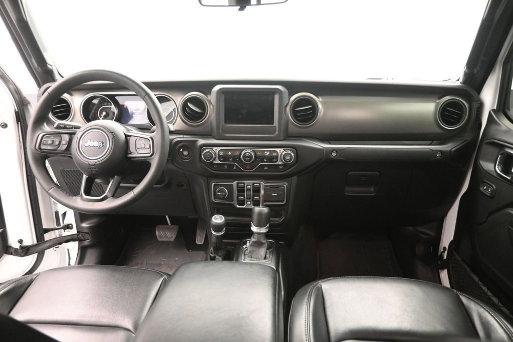 Used 2023 Jeep Gladiator Sport AWD/4WD image 16