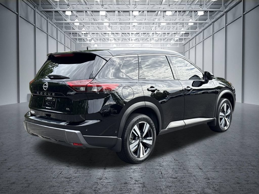 Certified 2025 Nissan Rogue SL FWD image 9
