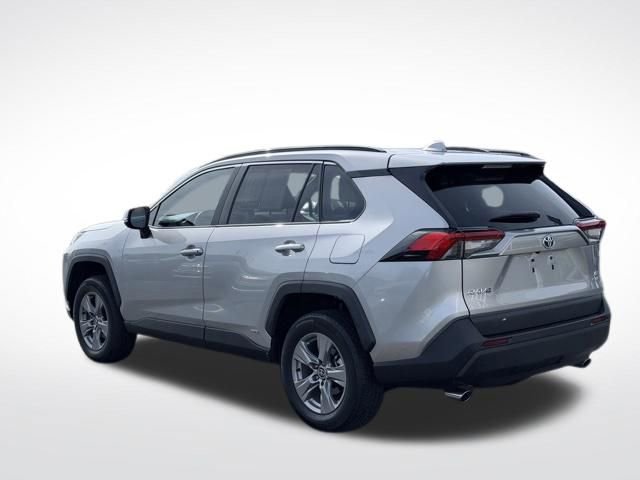 Used 2022 Toyota RAV4 XLE w/ Convenience Package AWD/4WD image 9