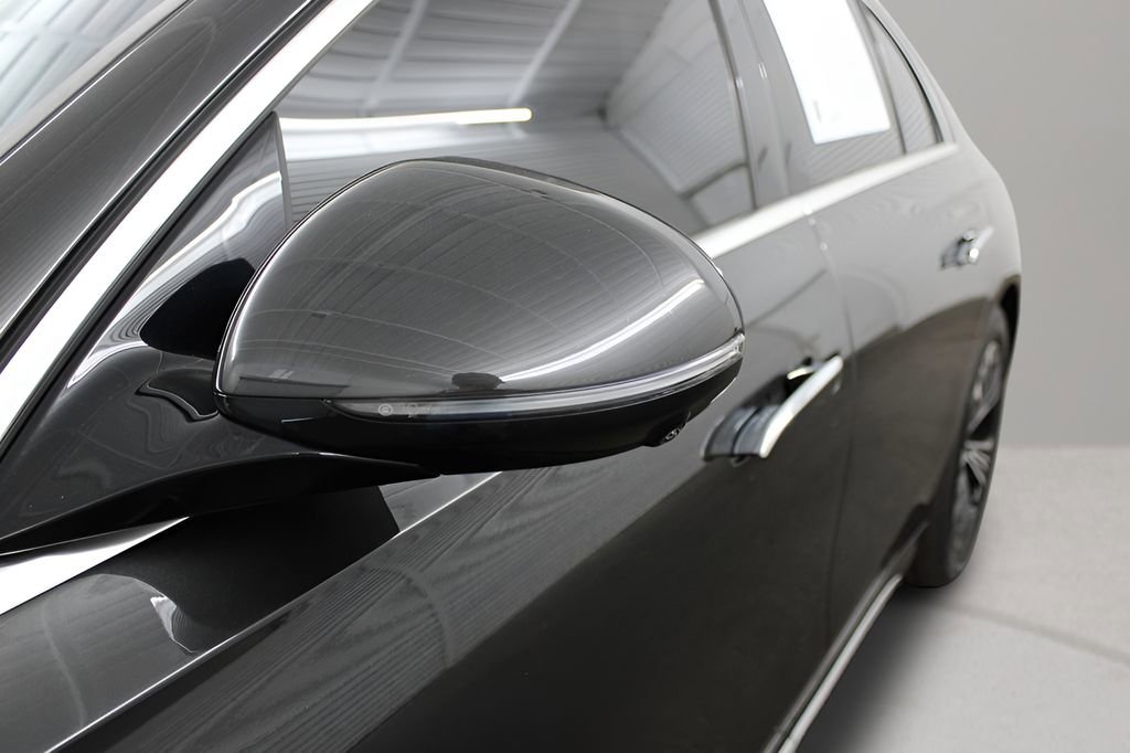 Used 2025 Mercedes-Benz E 450 4MATIC Sedan image 10