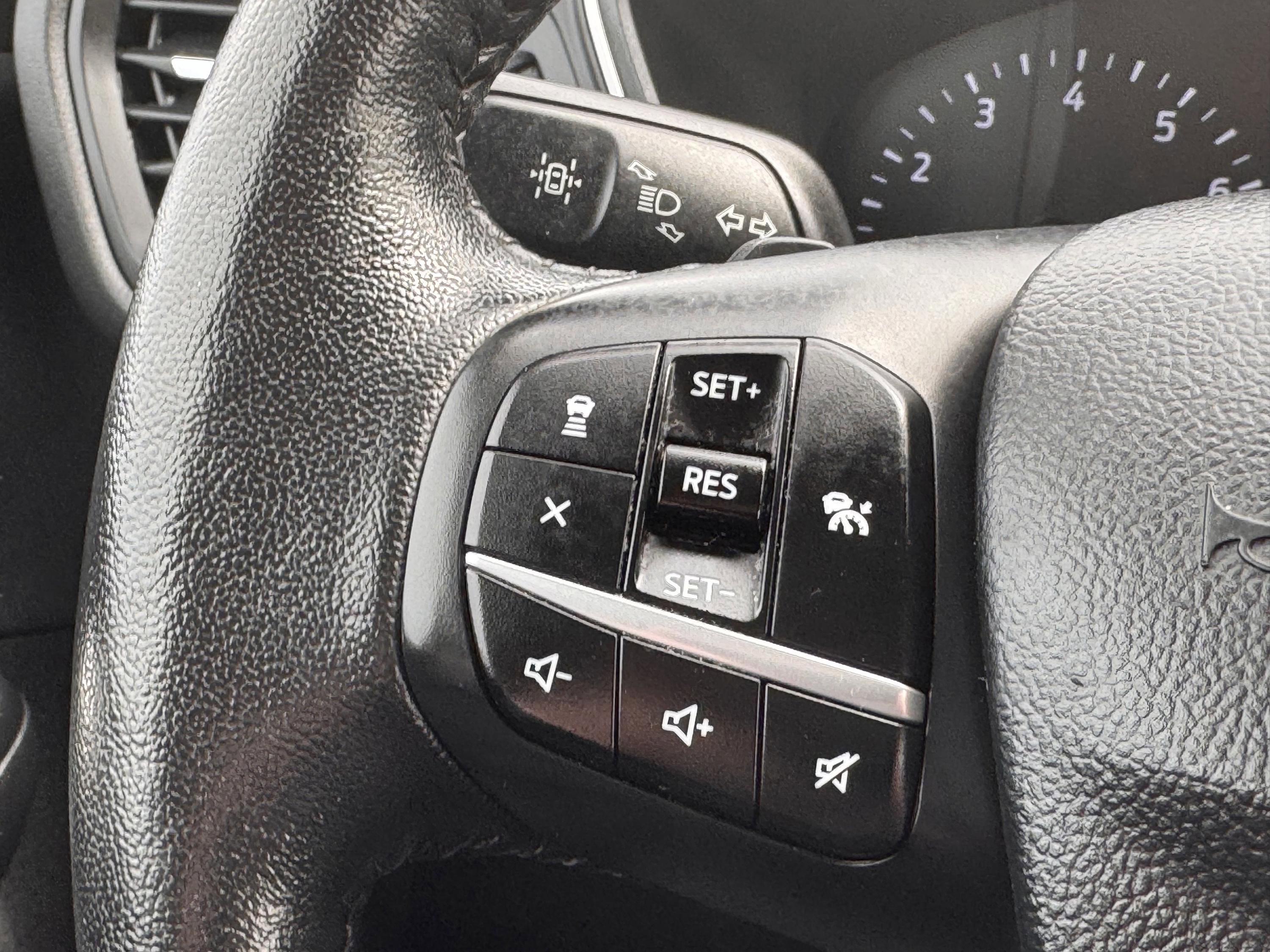 Used 2020 Ford Escape SEL image 12