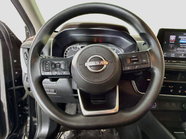 Used 2023 Nissan Rogue S FWD image 12