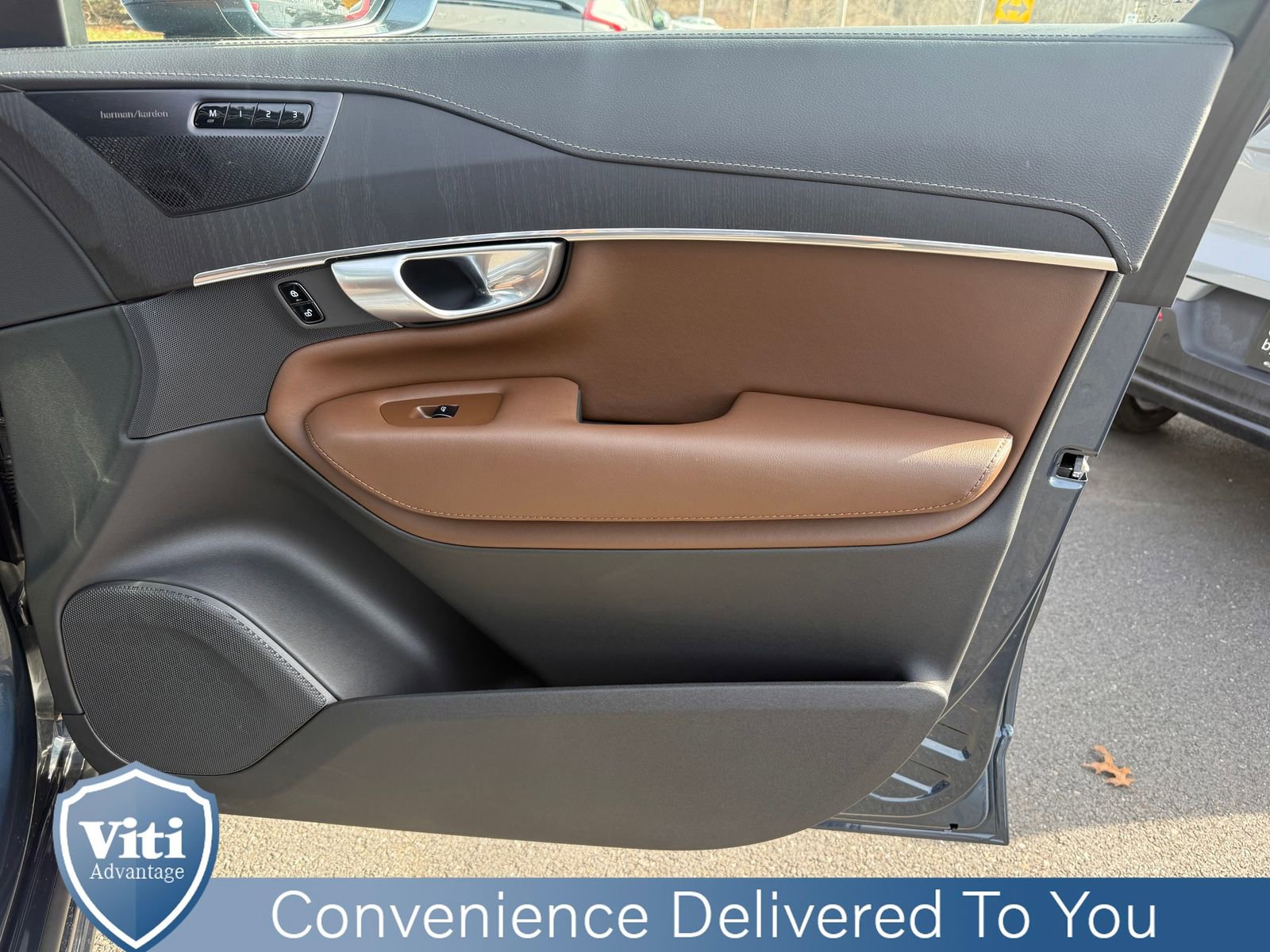 Certified 2024 Volvo XC90 B6 Ultimate w/ Protection Package Premier image 29