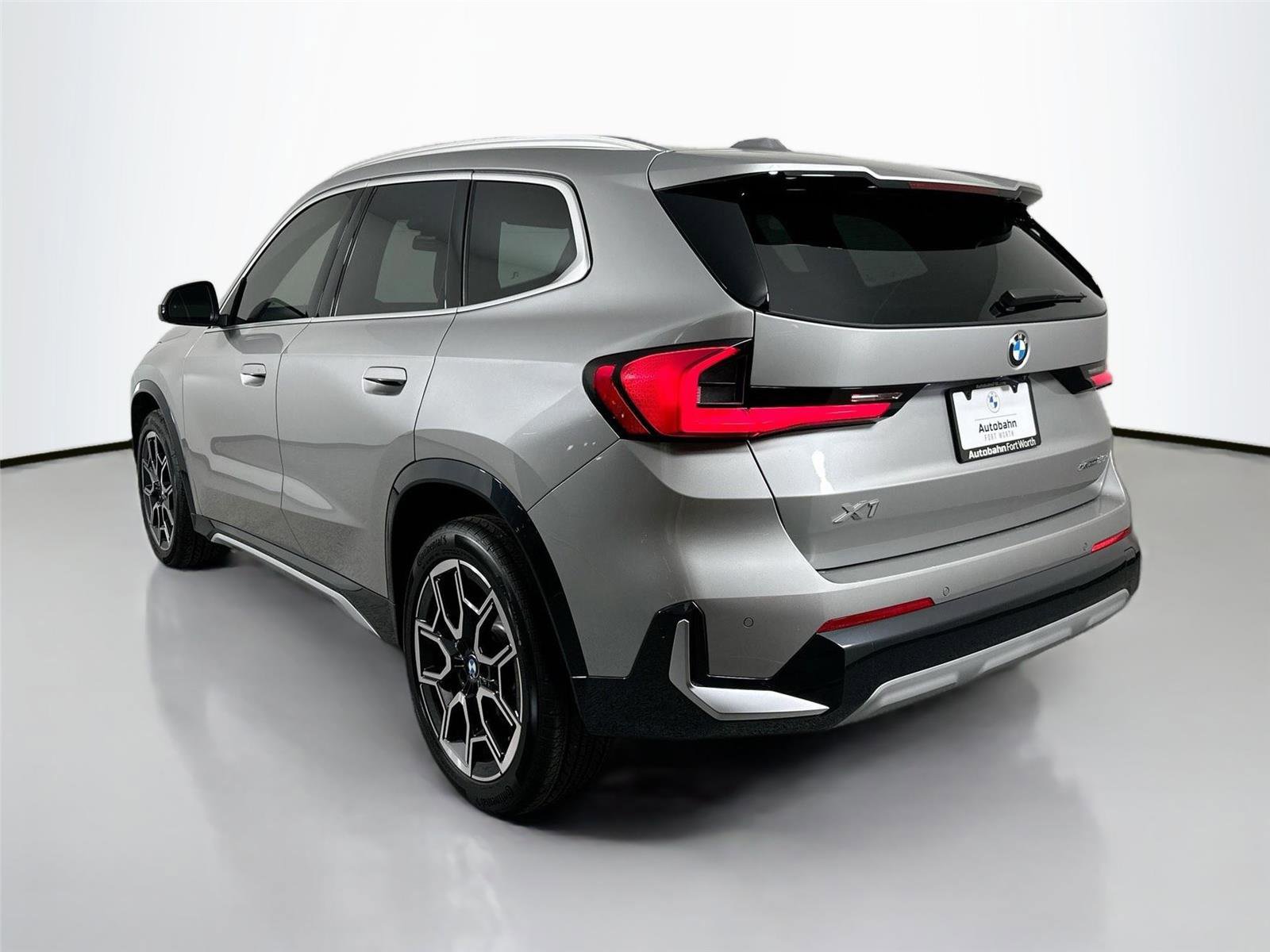New 2026 BMW X1 xDrive28i w/ Technology Package AWD/4WD image 8
