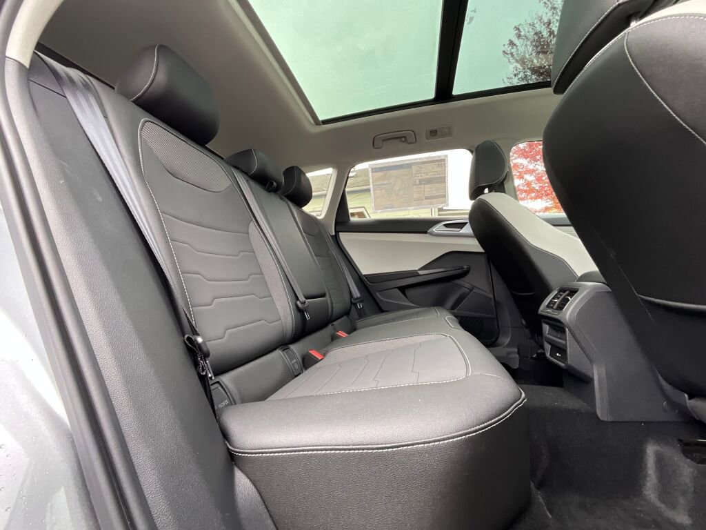New 2025 Volkswagen Taos SE image 14